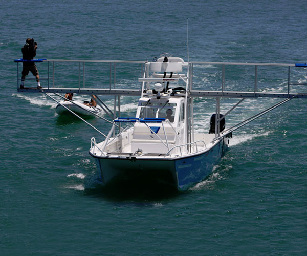 30' US Camera Boat